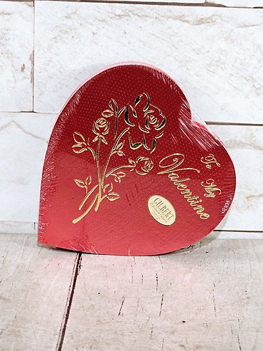 1 lb Heart Box