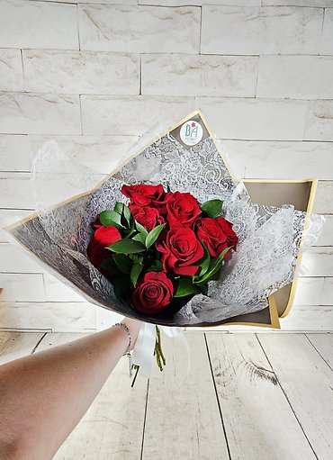Perfect Dozen Roses Loose Wrap