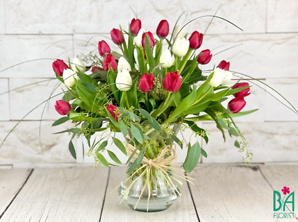 Exquisite Tulips Gift Set (colors may vary)