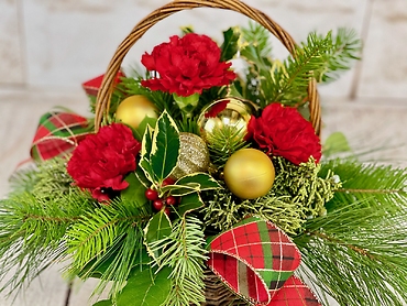 Small Yuletide Greetings Basket